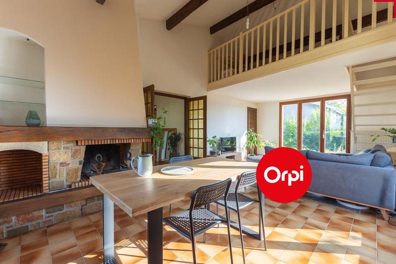 Maison - 179 m² - 5 pièces