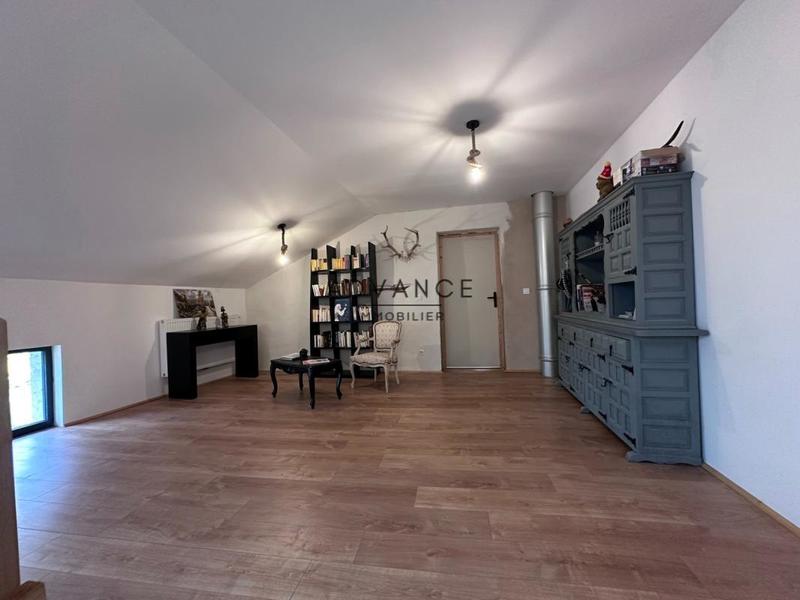 Corps de ferme - 320 m² - 5 pièces