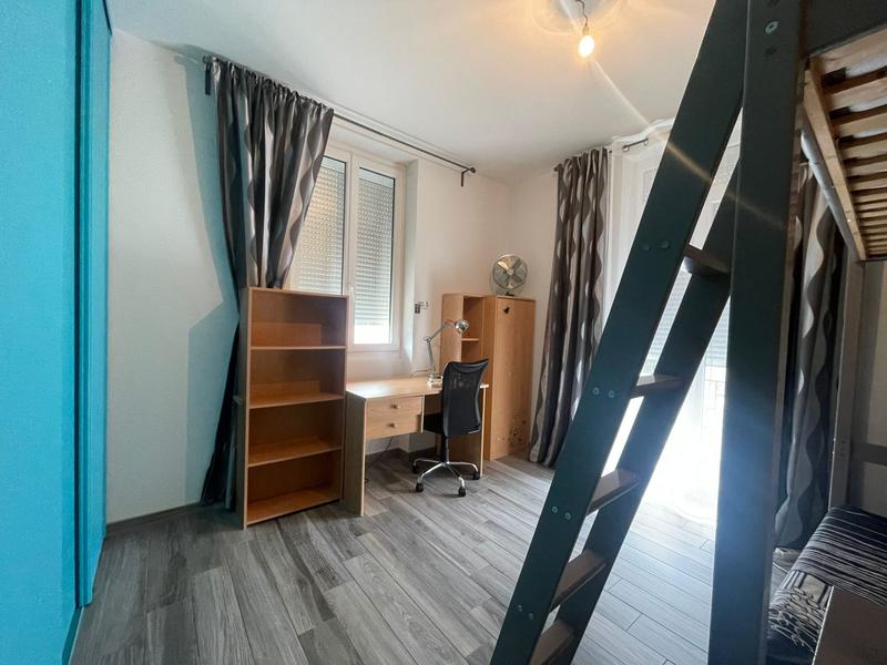 Maison - 238 m² - 8 pièces