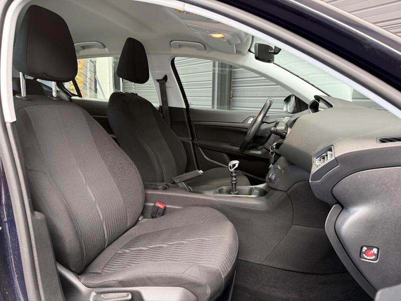 Peugeot 308 1.2 110 Access / Distri Ok