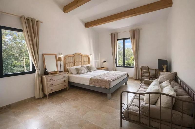 Maison - 180 m² - 7 pièces