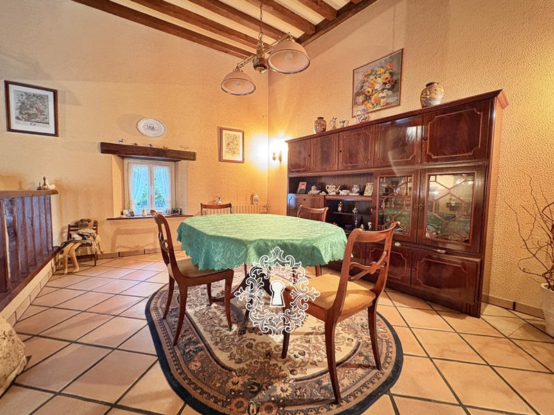 Maison - 195 m² - 5 pièces