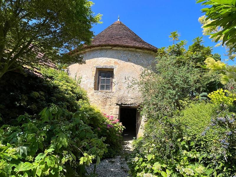 Maison - 225 m² - 9 pièces