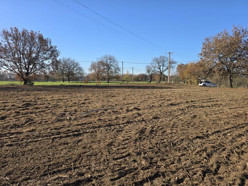 Terrain constructible - 1 351 m²