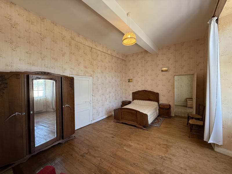 Maison - 400 m² - 12 pièces