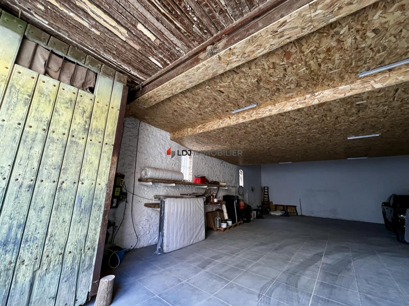 Parking / Garage - 156 m²