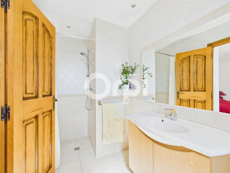 Villa - 200 m² - 5 pièces