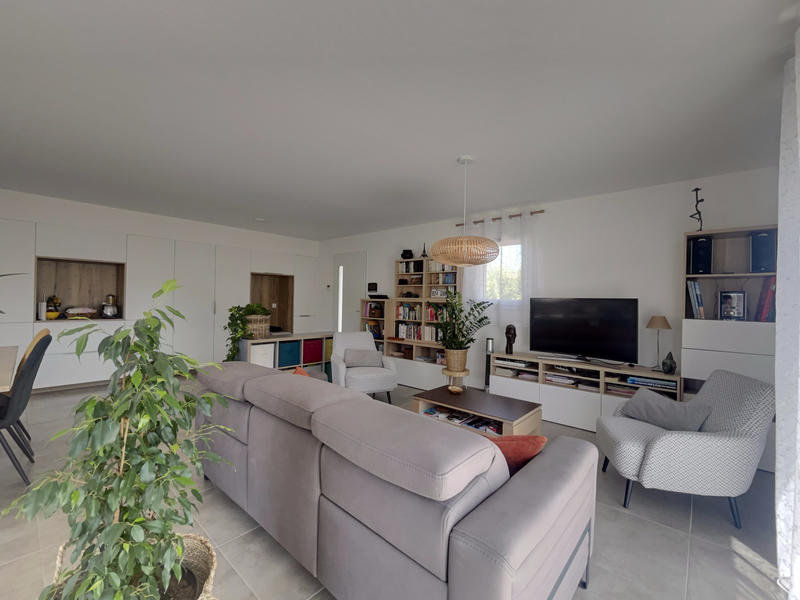 Maison - 99 m² - 4 pièces