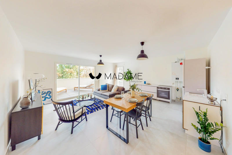 Appartement - 83 m² - 4 pièces