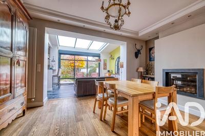 Maison - 180 m² - 7 pièces