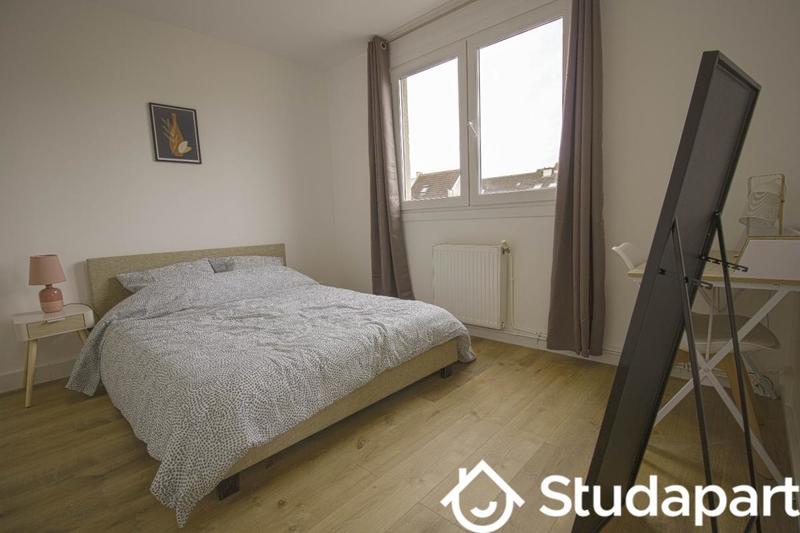 Chambre - 13 m² - 1 pièce