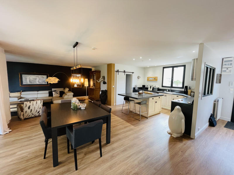 Maison - 140 m² - 5 pièces