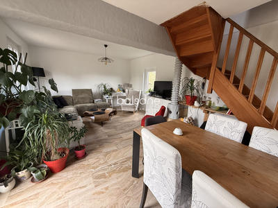 Maison - 108 m² - 6 pièces