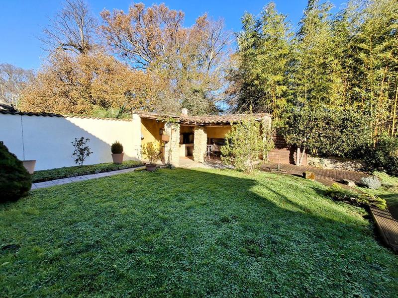 Maison - 225 m² - 7 pièces