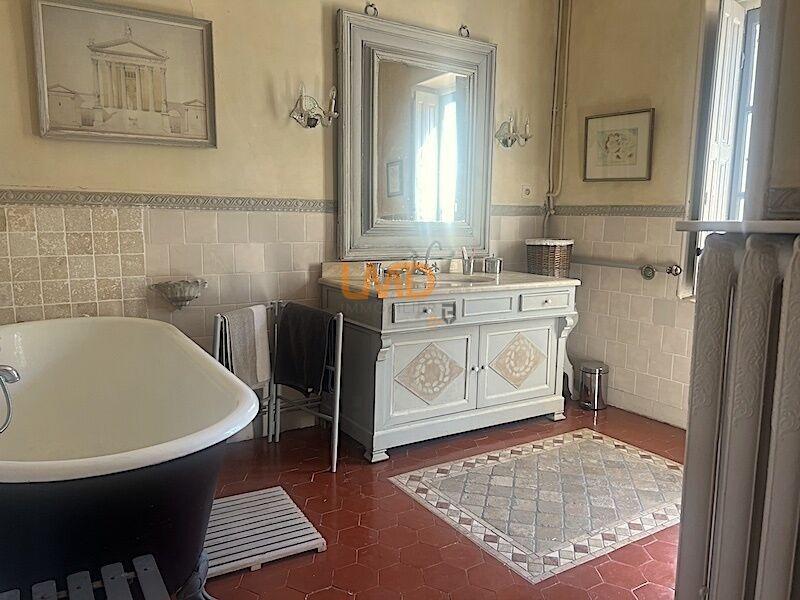 Maison - 200 m² - 6 pièces