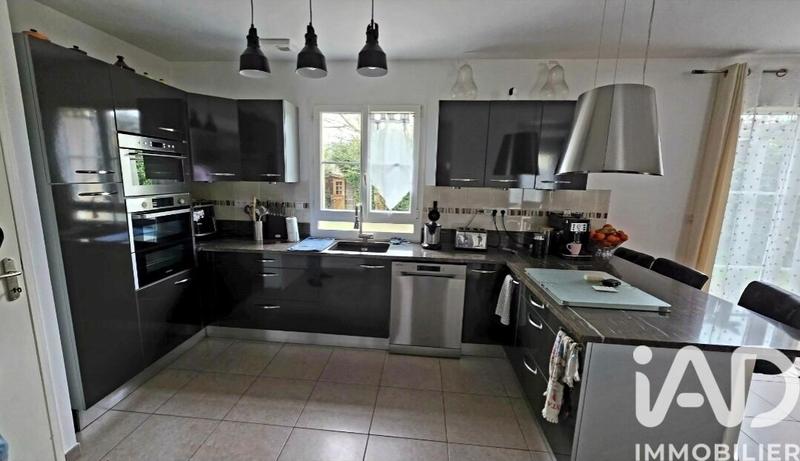 Maison - 98 m² - 5 pièces