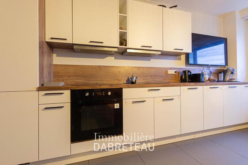 Appartement - 99 m² - 7 pièces