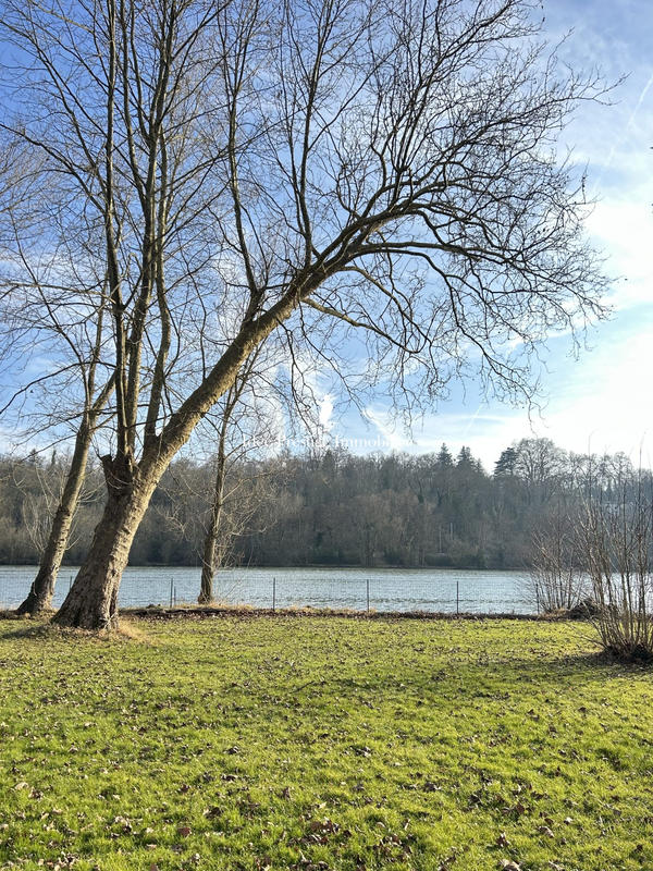 Maison - 443 m² - 12 pièces