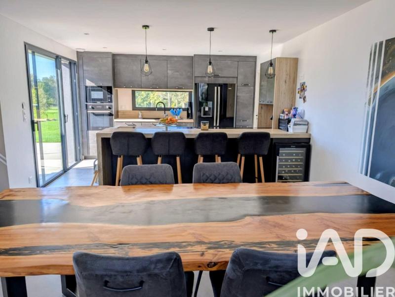 Maison - 126 m² - 5 pièces