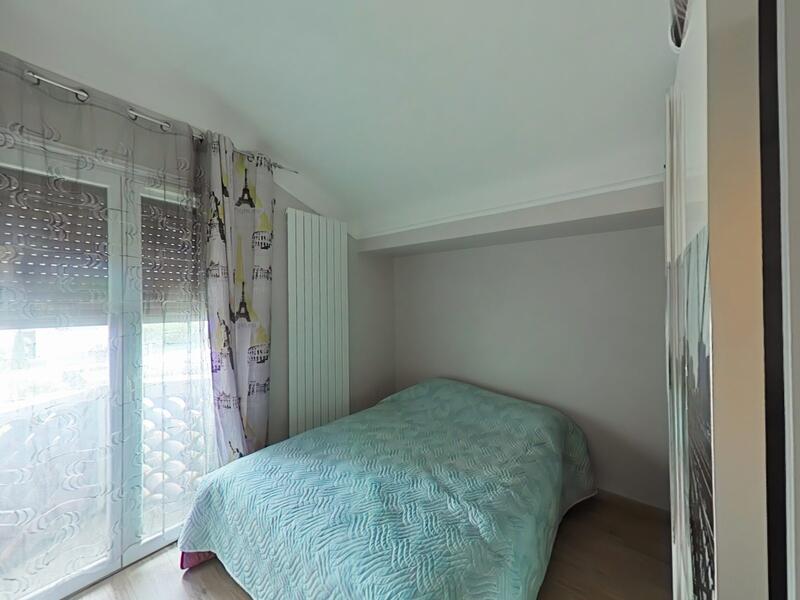 Maison - 245 m² - 10 pièces