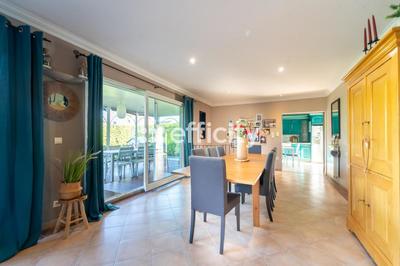 Maison - 155 m² - 8 pièces