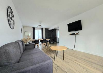 Maison jumelée - 94 m² - 4 pièces