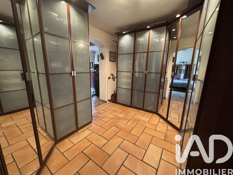 Maison - 210 m² - 7 pièces