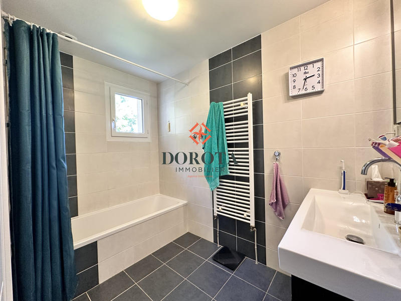 Maison traditionnelle - 111 m² - 5 pièces