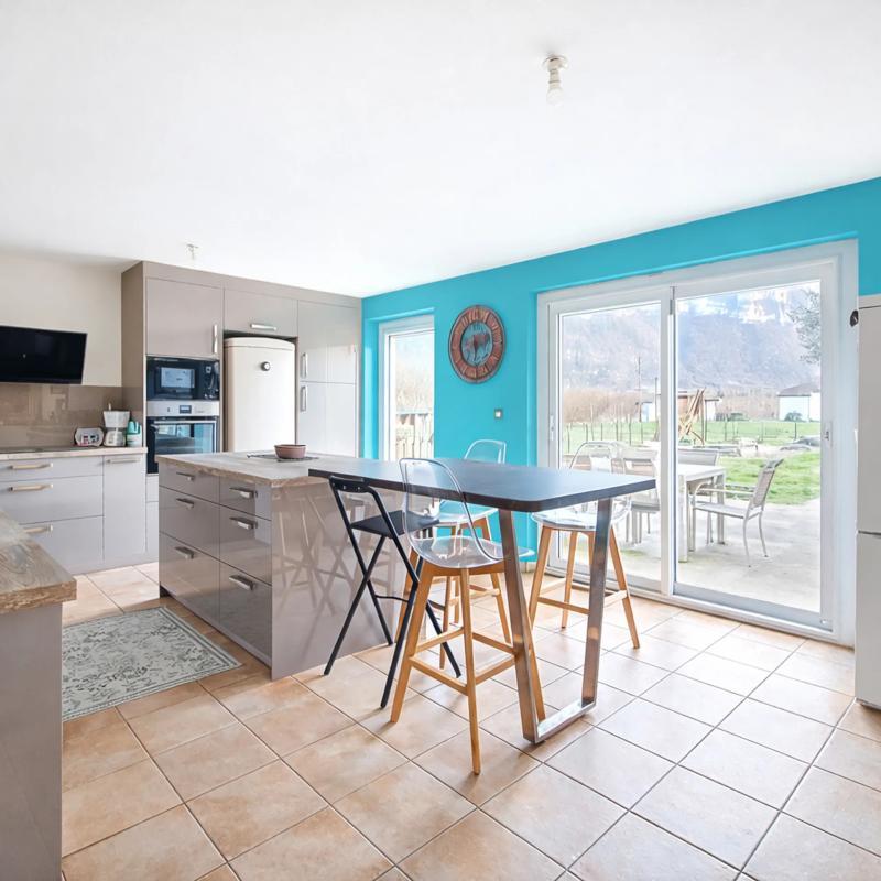 Maison - 230 m² - 5 pièces