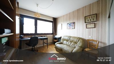 Appartement - 97 m² - 5 pièces