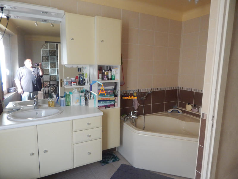 Maison - 183 m² - 4 pièces