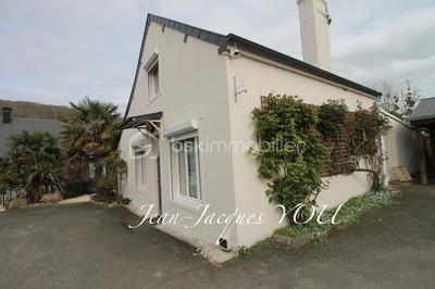 Maison traditionnelle - 310 m² - 13 pièces