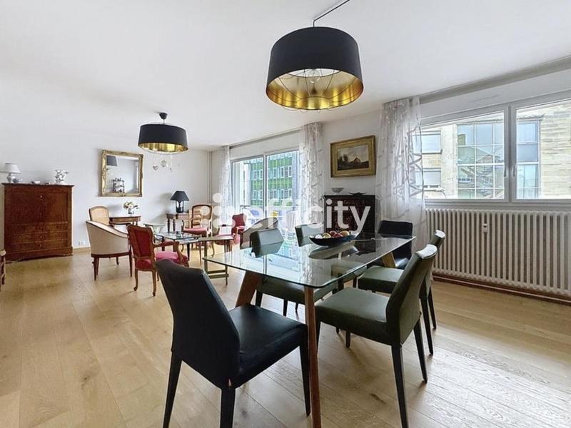 Appartement - 122 m² - 5 pièces