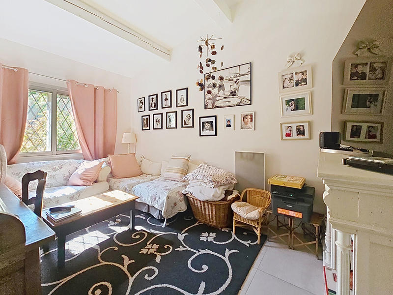 Maison - 256 m² - 6 pièces