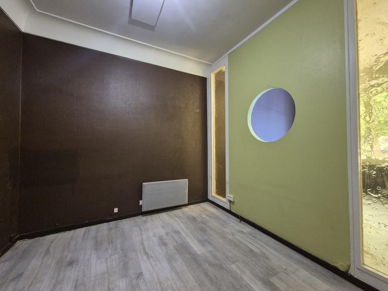 Local commercial - 53 m² - 4 pièces