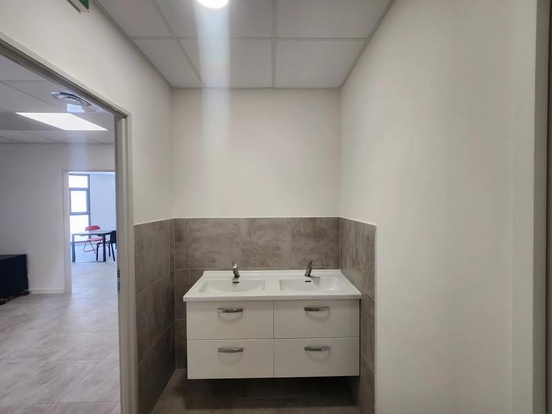 Bureau - 445 m² - 5 pièces