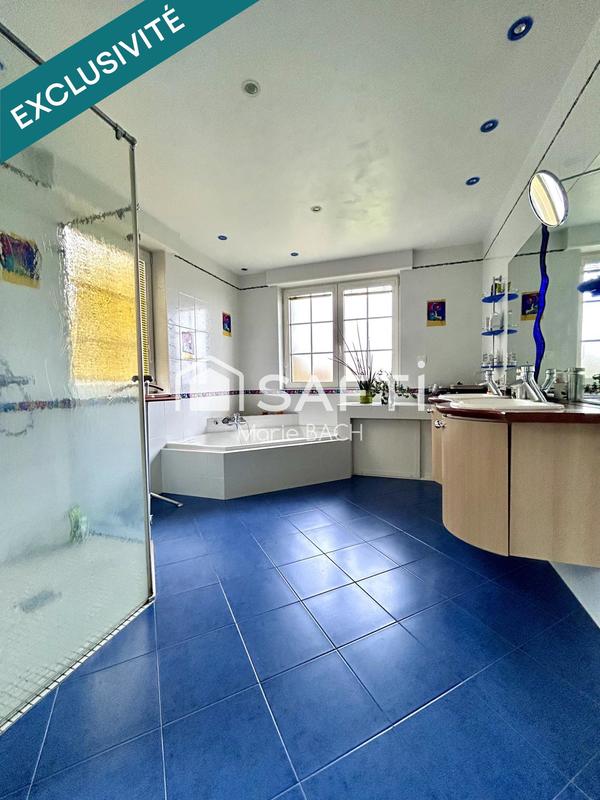 Maison - 252 m² - 8 pièces