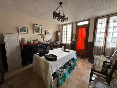 Maison - 240 m² - 12 pièces