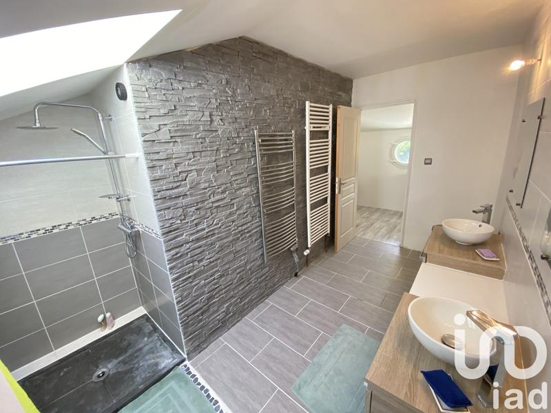 Maison - 215 m² - 8 pièces