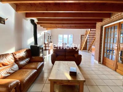 Maison - 210 m² - 11 pièces