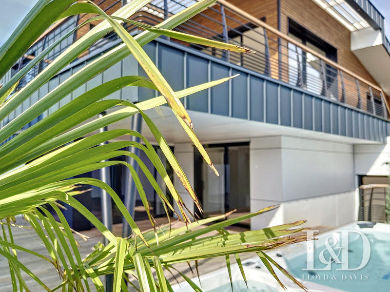 Villa - 216 m² - 5 pièces