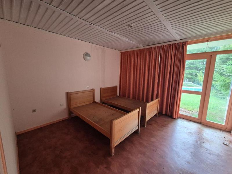 Maison - 3 712 m² - 59 pièces