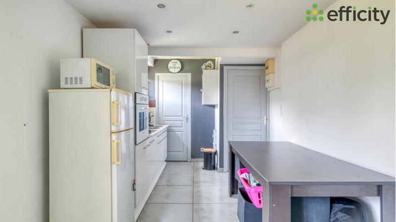 Maison - 264 m² - 8 pièces