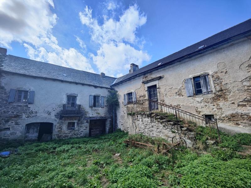 Corps de ferme - 300 m² - 7 pièces