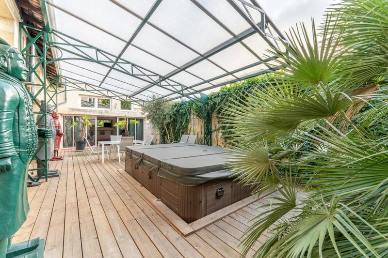 Maison - 394 m² - 5 pièces