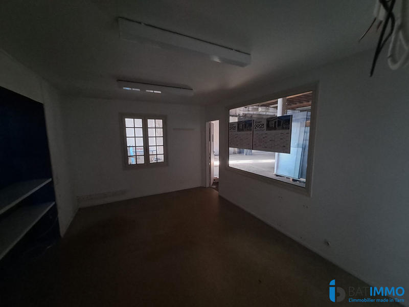 Local d'activités - 1 800 m²