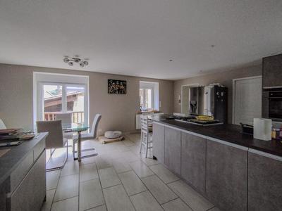 Maison - 222 m² - 7 pièces