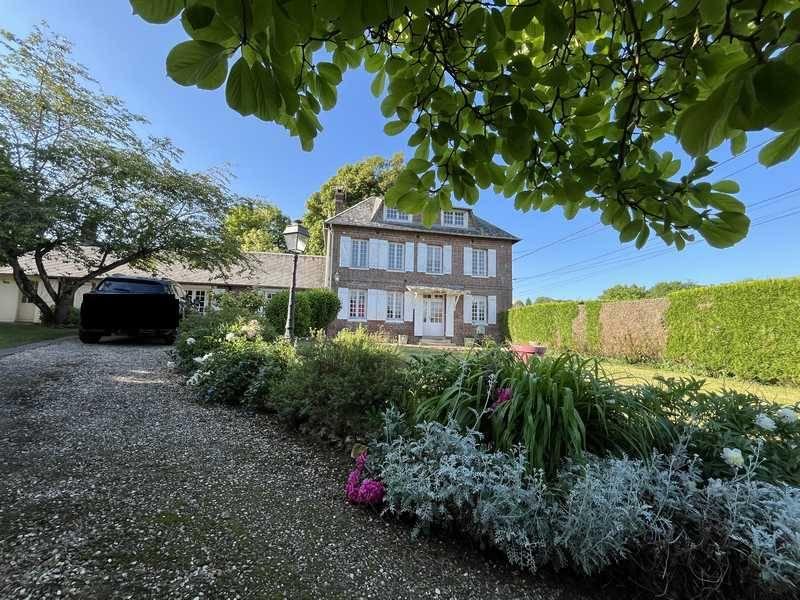 Maison - 205 m² - 10 pièces