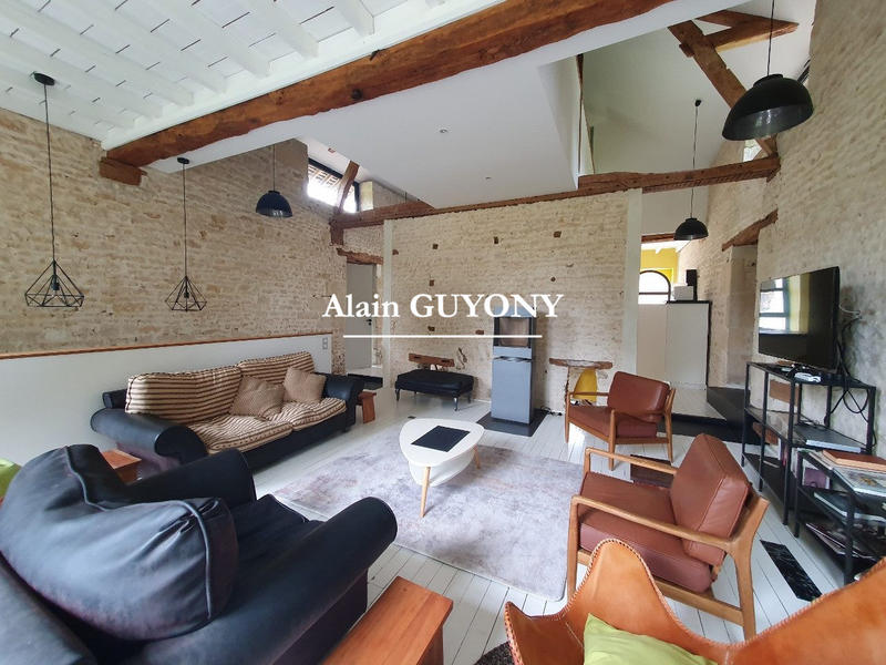 Maison - 714 m² - 21 pièces