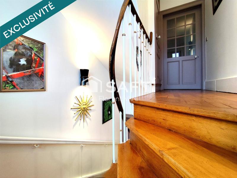 Maison - 216 m² - 9 pièces